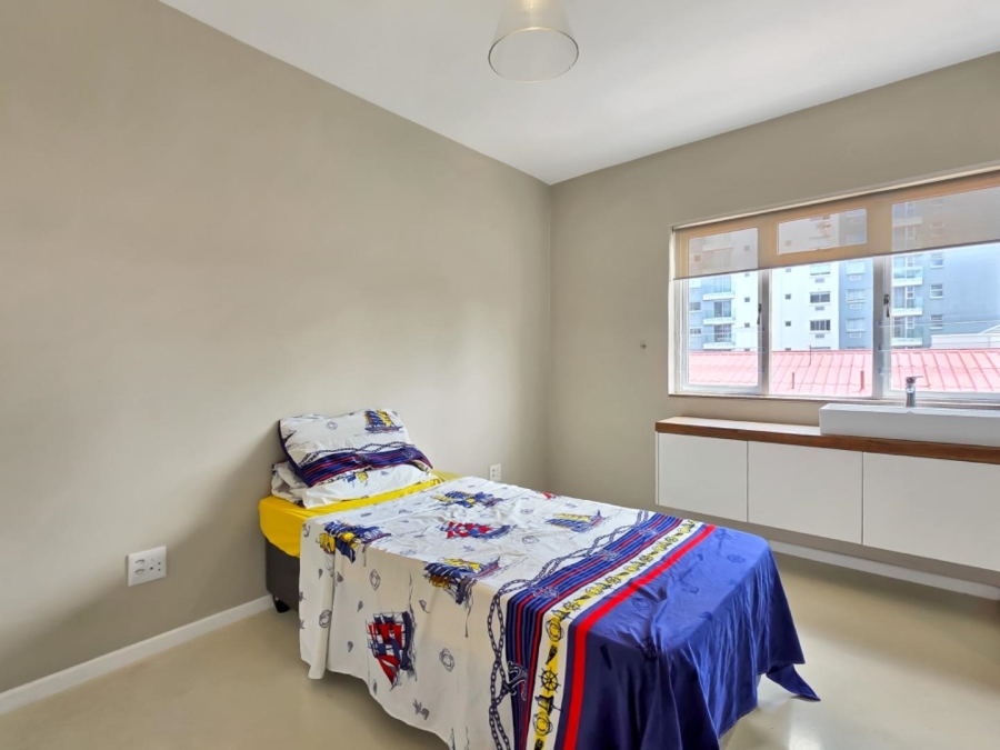 To Let 2 Bedroom Property for Rent in Green Point Western Cape